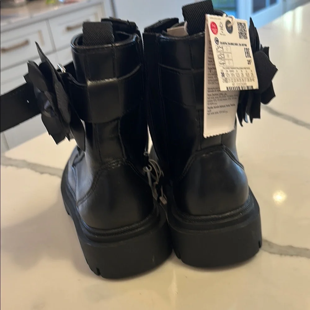 Zara leather Black kids Boots with Flower Detail girls size 30 (us 12.5)